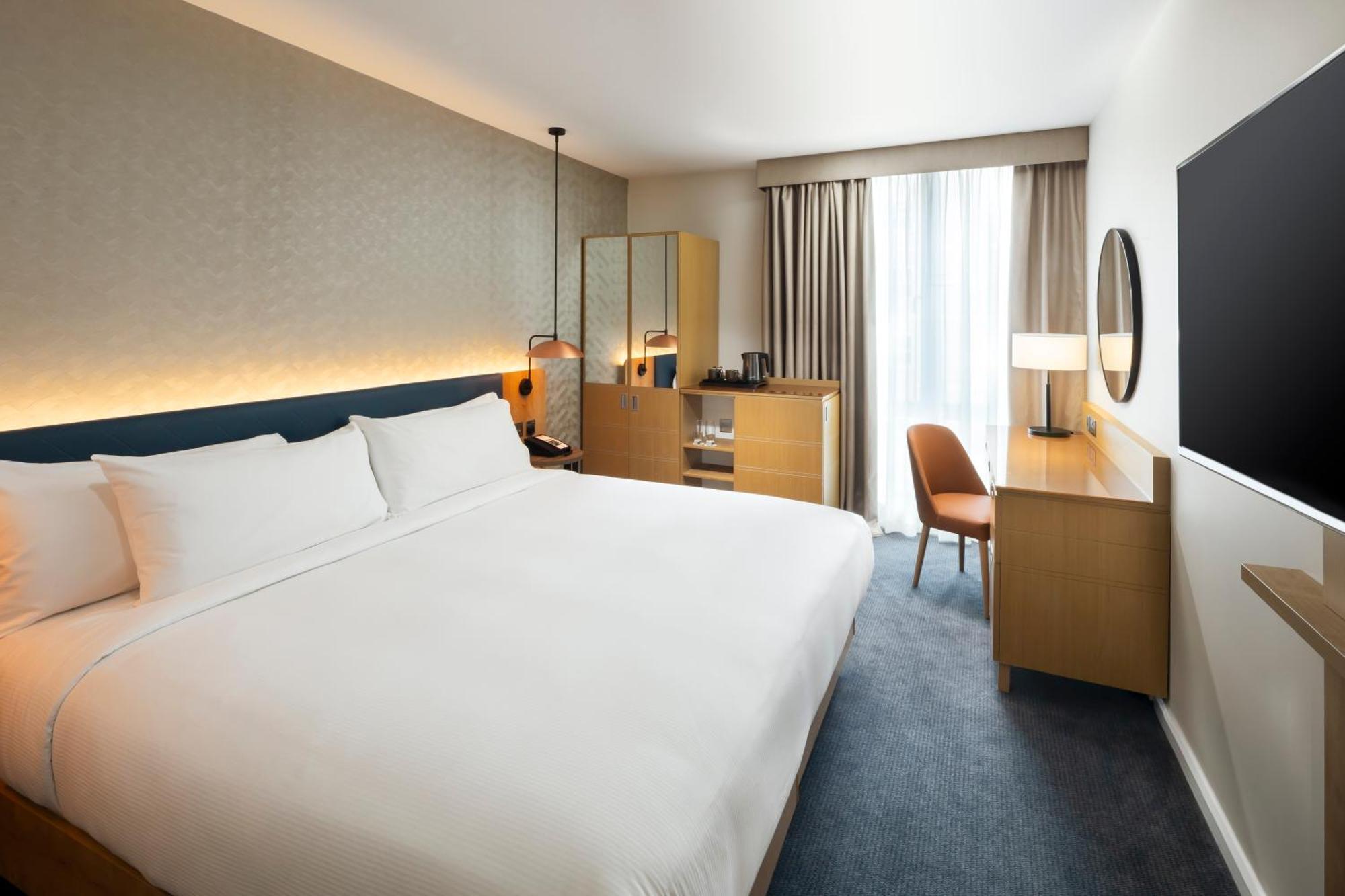 Queen Room with River View - Mobility Access,1697774074:JPEG